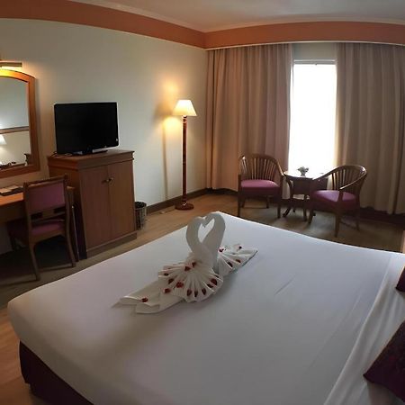 Sakura Hotel Хатъяй Экстерьер фото
