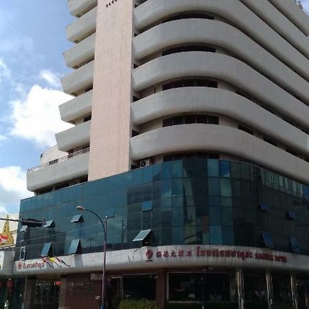 Sakura Hotel Хатъяй Экстерьер фото