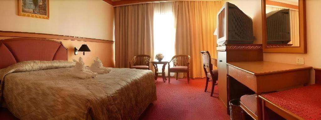 Sakura Hotel Хатъяй Экстерьер фото