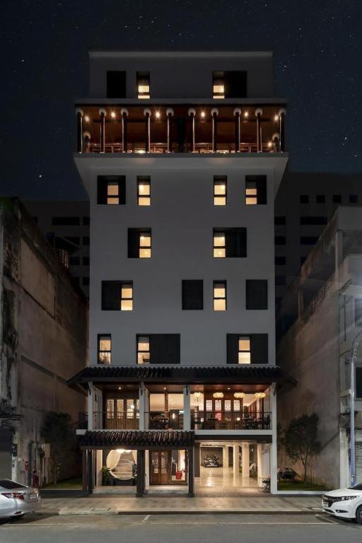 Sakura Hotel Хатъяй Экстерьер фото