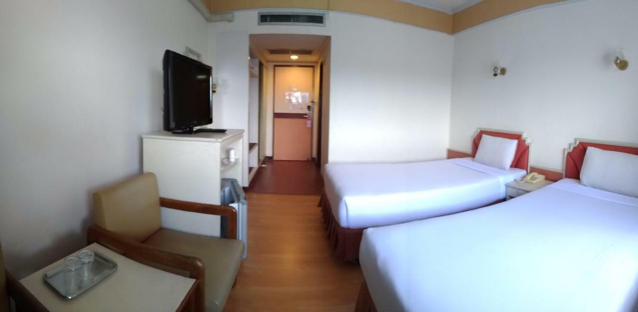 Sakura Hotel Хатъяй Экстерьер фото